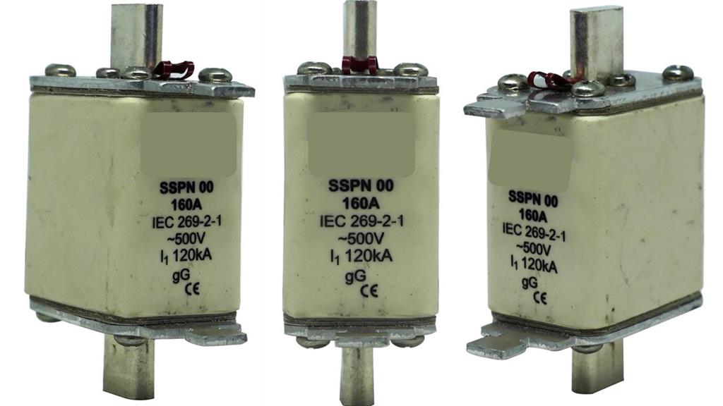 Solarix Eaton Bussman 500V 160A NH00 Ceramic Din - Renewable Power Solutions