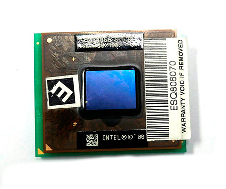 Intel Celeron 700MHz CPU in retail box, suitable for basic computing tasks.