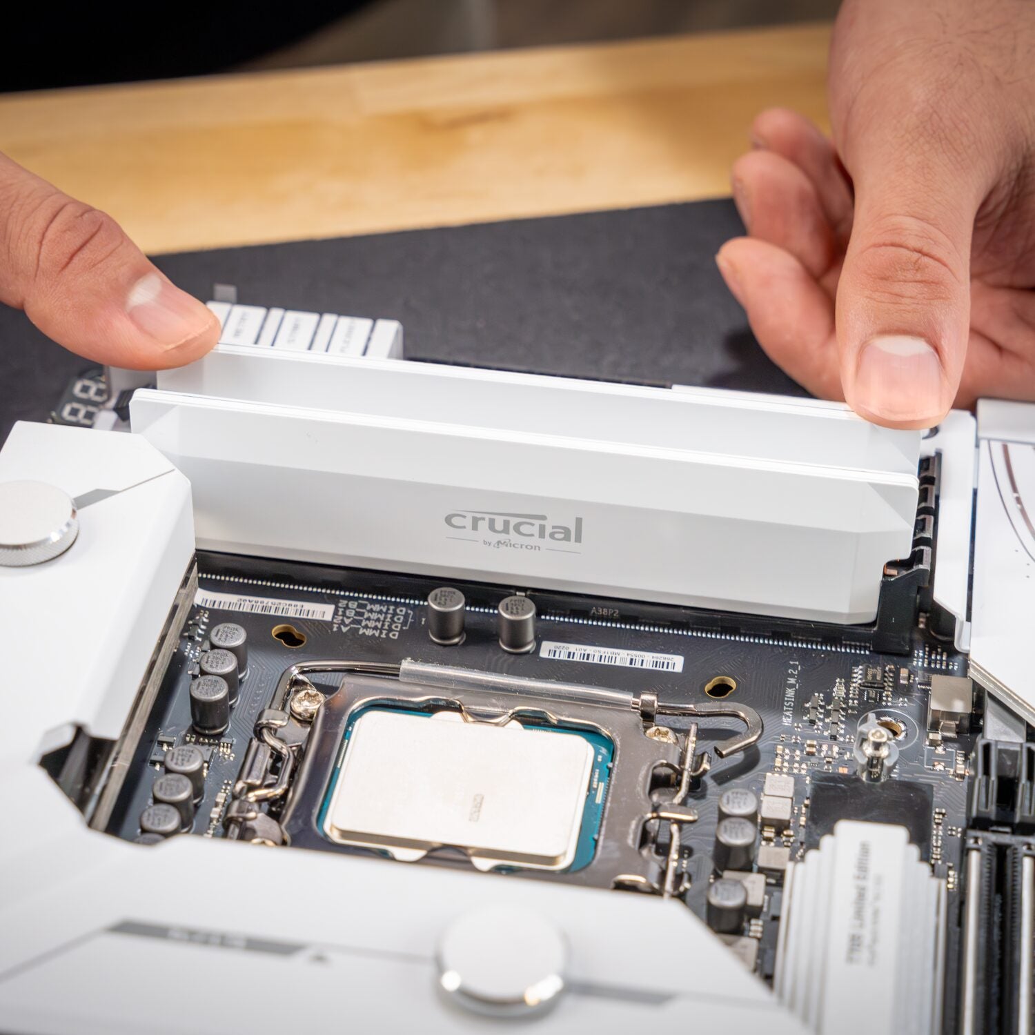 Crucial Pro DDR5-6000 64GB Overclocking Memory Kit - White