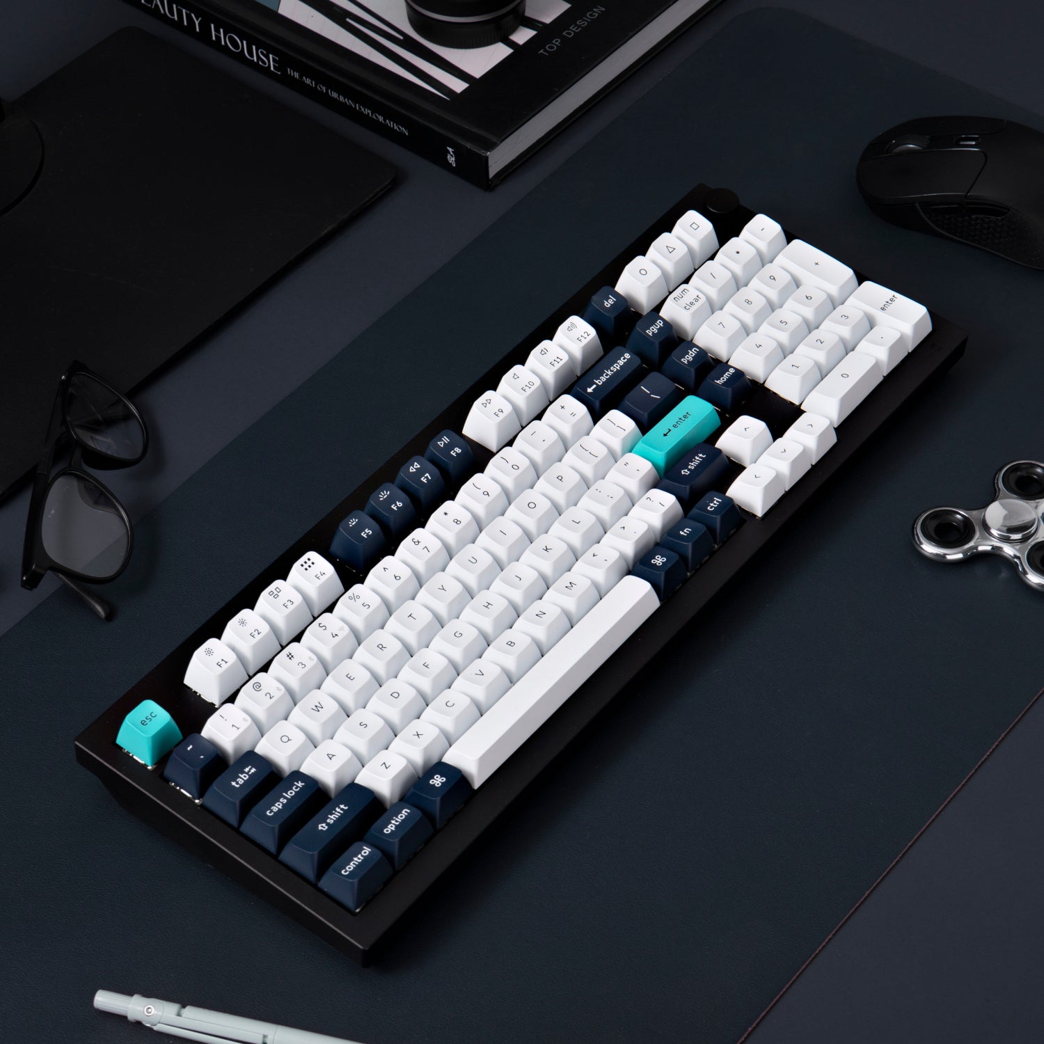 Keychron Q5 Max QMK/VIA Full-size Wireless Custom Mechanical Keyboard (Banana Switches) - Carbon Black